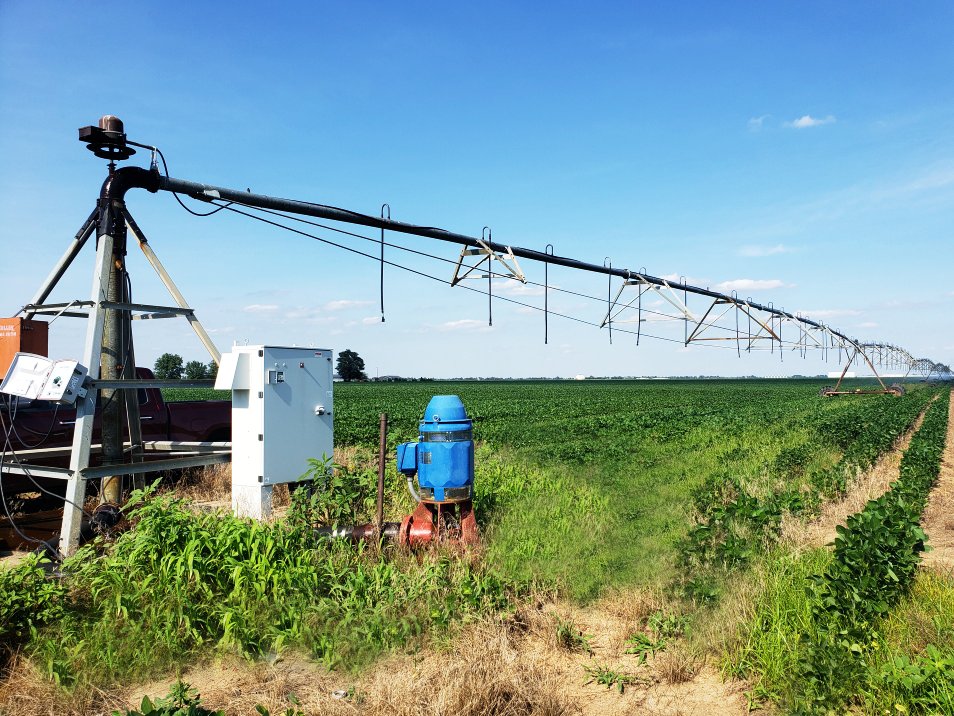 1LH operating two pivots out of irrigation pond in central Wyoming